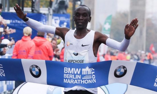 Eliud-Kipchoge-2017-Berlin-Marathon-by-SCC-Events-and-Victah-Sailer-1250x750