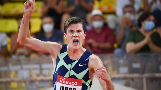 Magistrale Jakob Ingebrigtsen, record europeo nei 1500 metri indoor  a Lievin