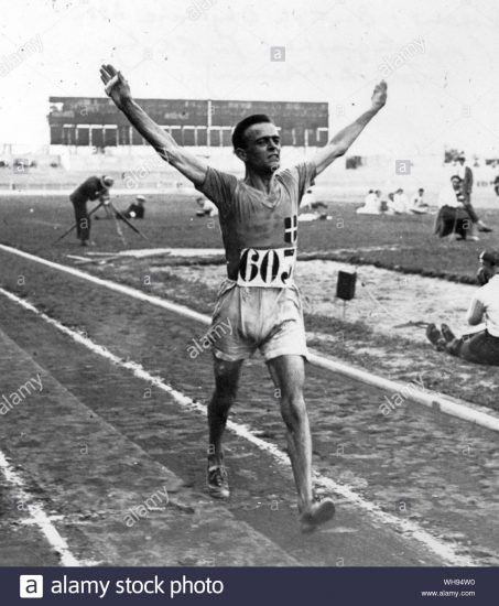 italiano-ugo-frigerio-10000-metri-a-piedi-a-giochi-olimpici-1920-anversa-wh94w0