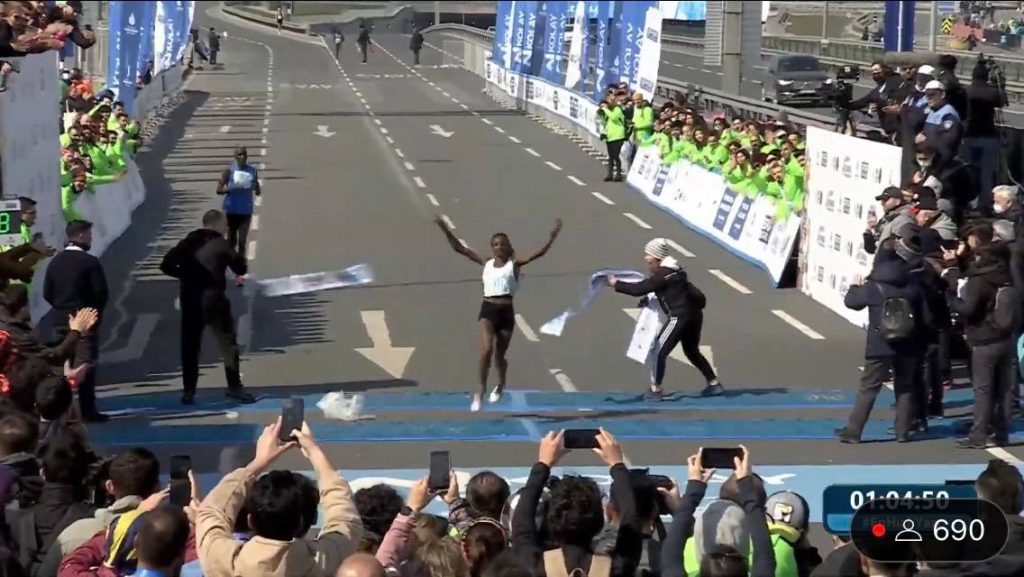 Helen Obiri vince la 44a edizione della Istanbul Half Marathon