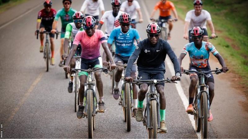Eliud Kipchoge e Ineos Grenadiers lanciano l'accademia di ciclismo in Kenya