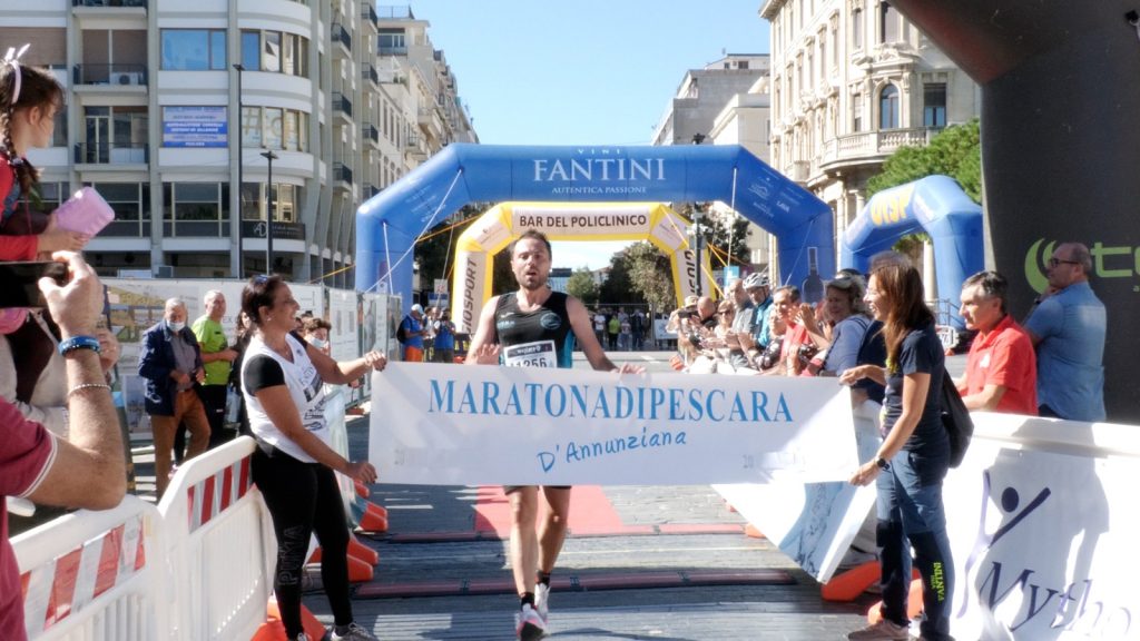 Maratona D’Annunziana, il successo di una 22°edizione piena di allegria, colori ed entusiasmo